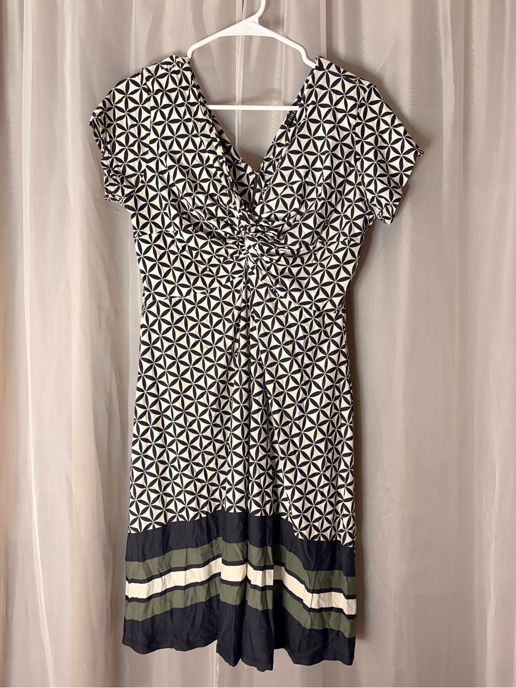 Zane Black & White Geometric V-Neck Twist-Front Dress With Olive Trim